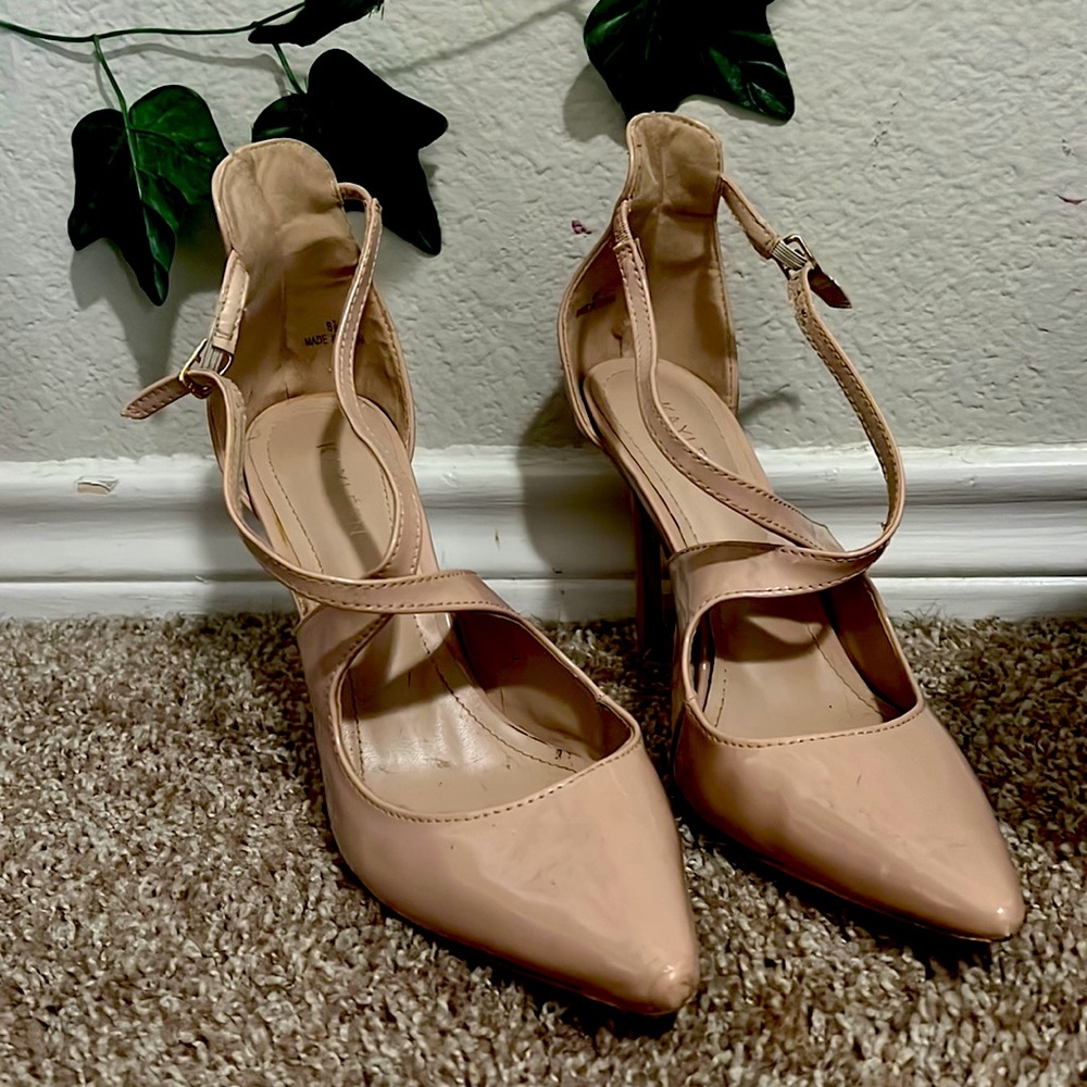 Nude pleather pointed heels